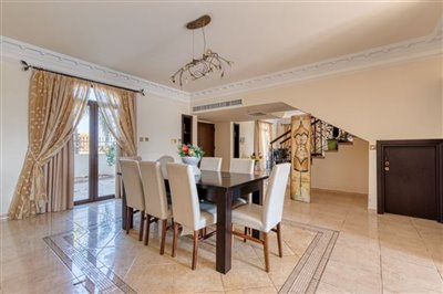 dinning-entrance