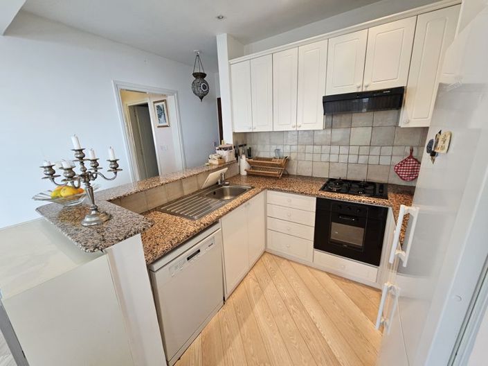 Image No.8-2 Bed Apartment for sale