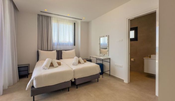 Image No.10-4 Bed Villa for sale