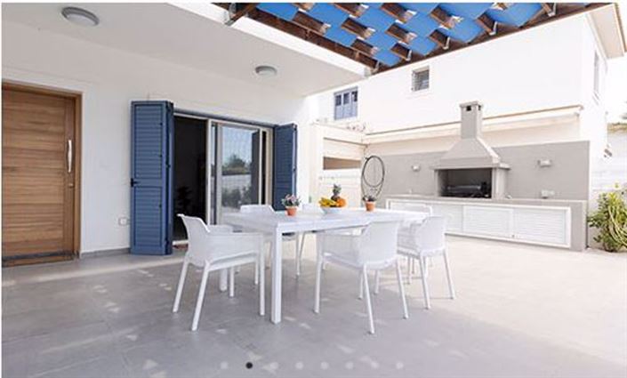 Image No.2-3 Bed Villa for sale