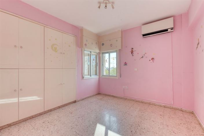 Image No.12-3 Bed Apartment for sale