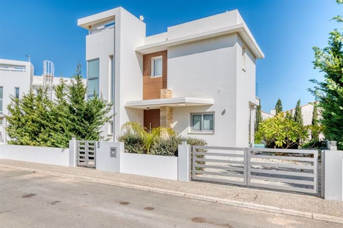 Image No.20-2 Bed Villa for sale