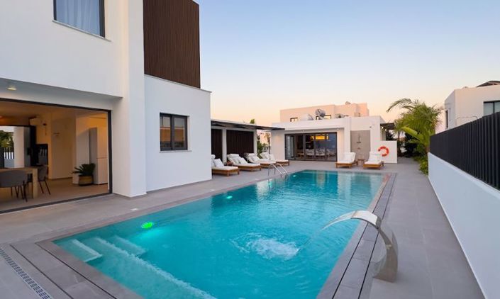 Image No.23-3 Bed Villa for sale