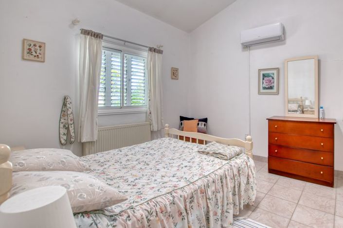 Image No.14-4 Bed Bungalow for sale