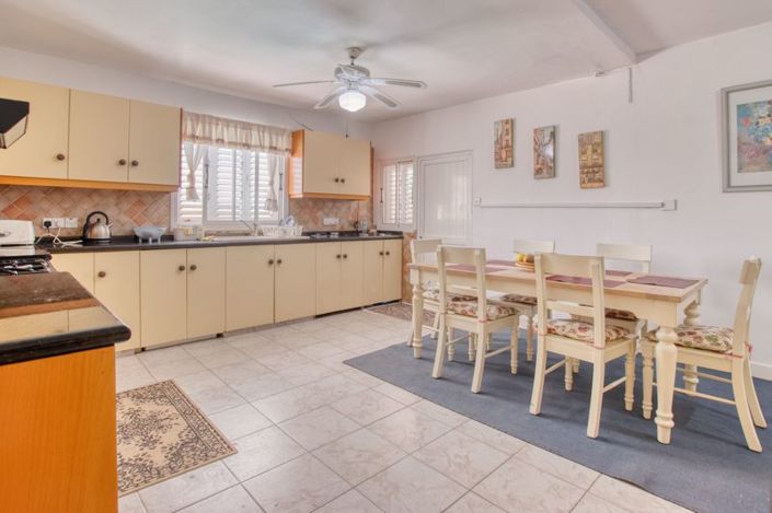 Image No.9-4 Bed Bungalow for sale