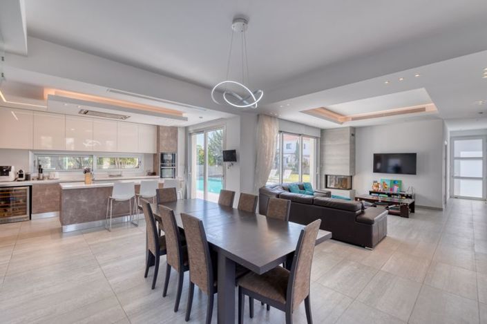 Image No.6-6 Bed Villa for sale