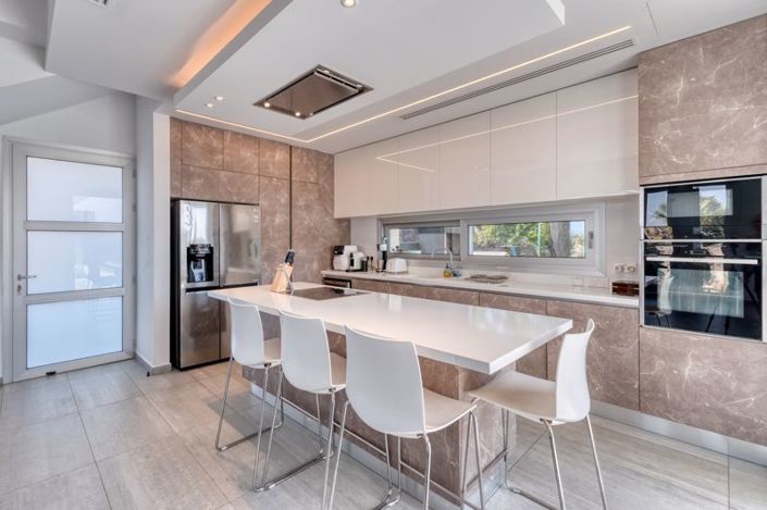 Image No.9-6 Bed Villa for sale