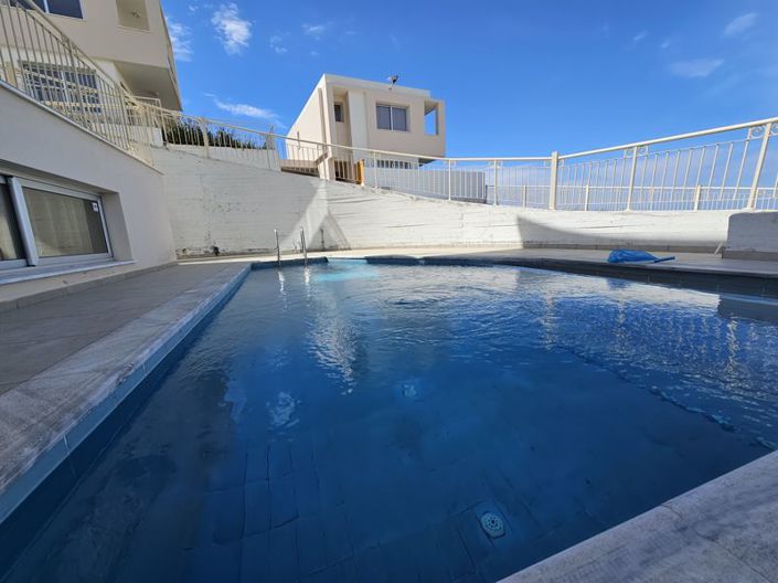 Image No.3-4 Bed Villa for sale