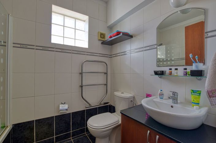 Image No.18-3 Bed Villa for sale