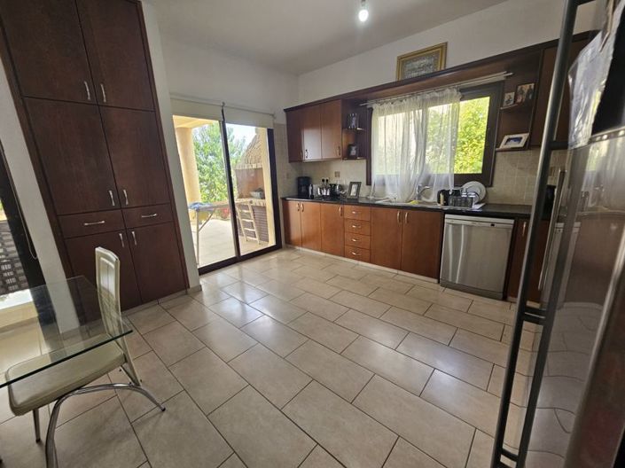 Image No.10-3 Bed Villa for sale