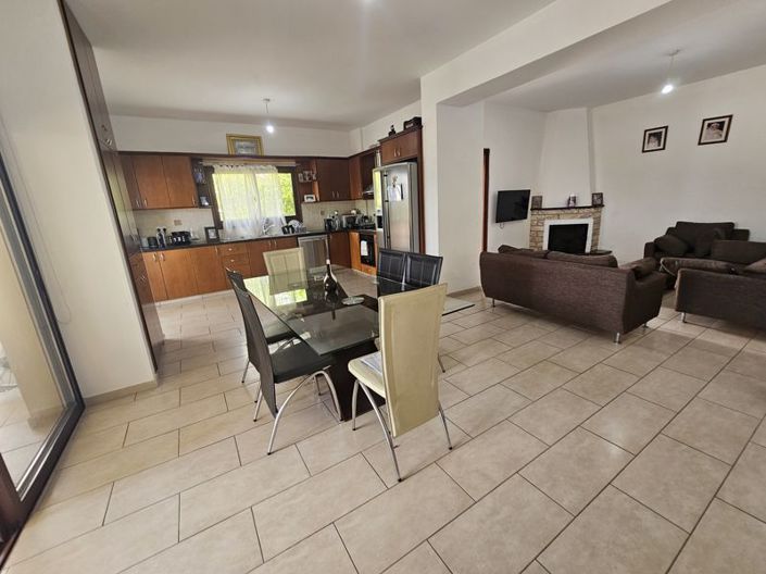 Image No.4-3 Bed Villa for sale