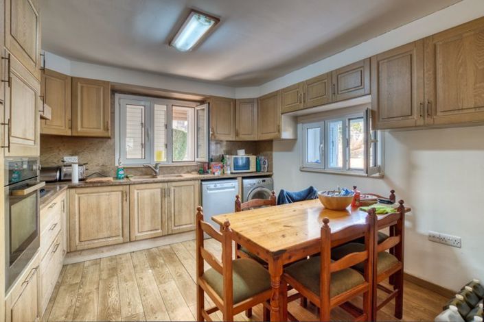 Image No.9-6 Bed Villa for sale