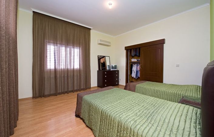 Image No.11-4 Bed Bungalow for sale