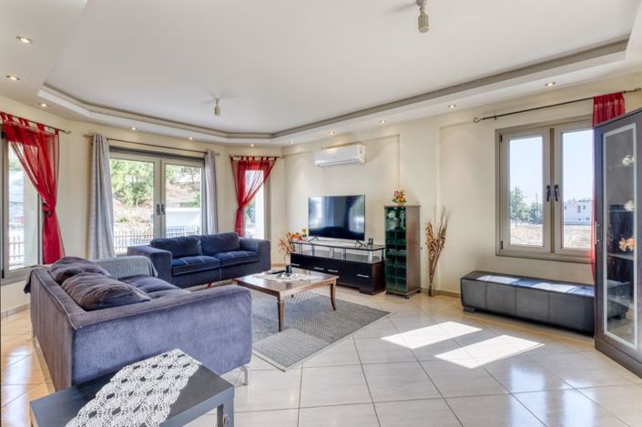 Image No.3-7 Bed Villa for sale