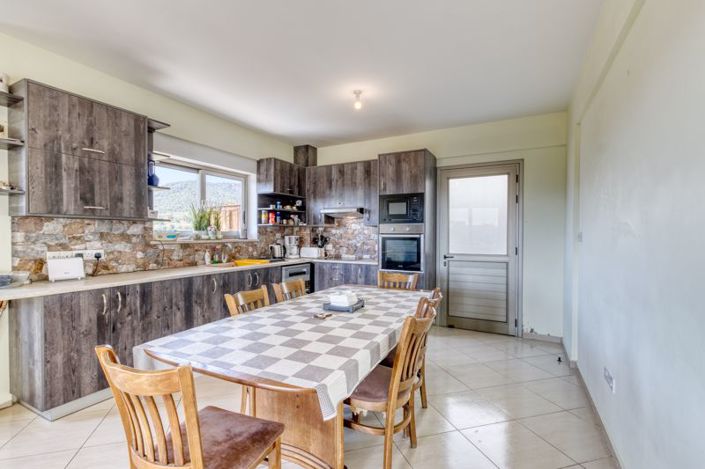 Image No.5-7 Bed Villa for sale