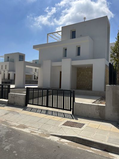 Image No.3-3 Bed Villa for sale