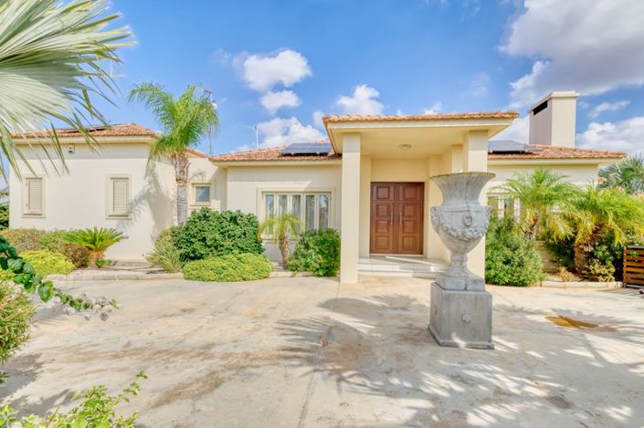 Image No.2-3 Bed Villa for sale