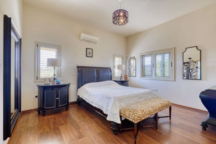 Image No.14-3 Bed Villa for sale