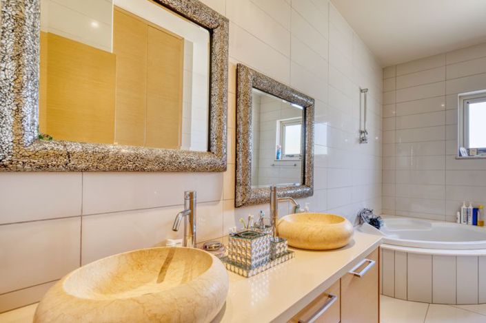 Image No.20-3 Bed Villa for sale