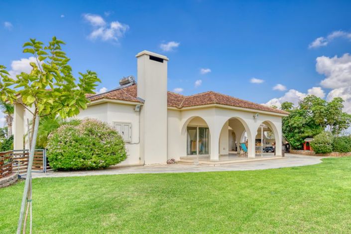 Image No.3-3 Bed Villa for sale