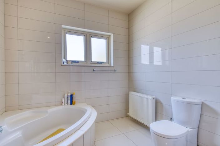 Image No.21-3 Bed Villa for sale