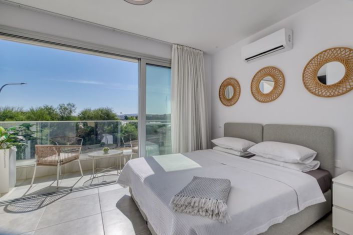 Image No.9-2 Bed Villa for sale