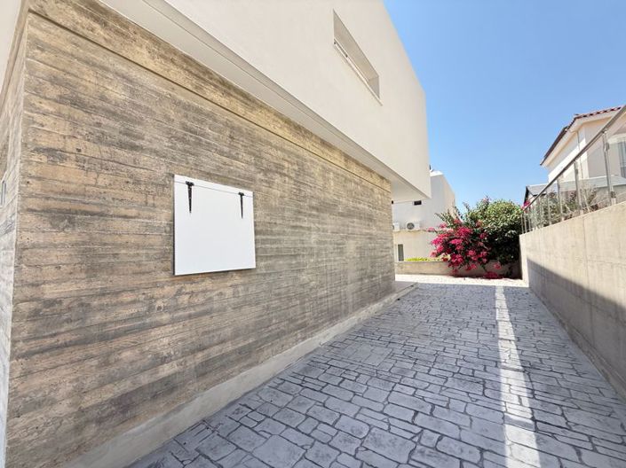 Image No.18-3 Bed Villa for sale