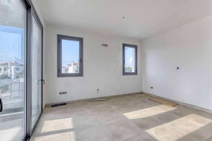 Image No.11-3 Bed Villa for sale