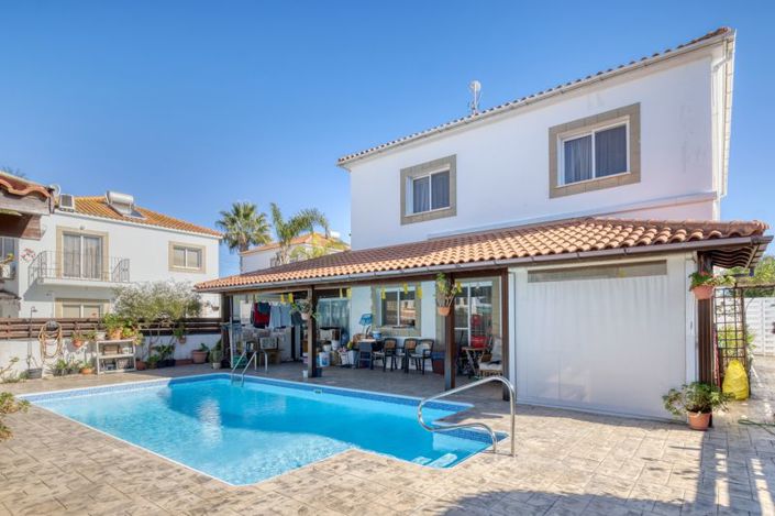 Image No.3-4 Bed Villa for sale