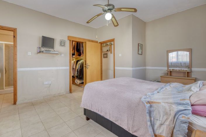 Image No.12-4 Bed Villa for sale