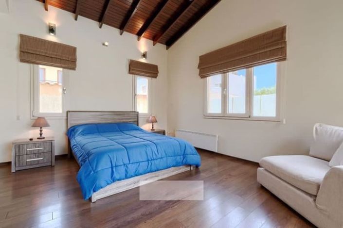 Image No.18-6 Bed Villa for sale