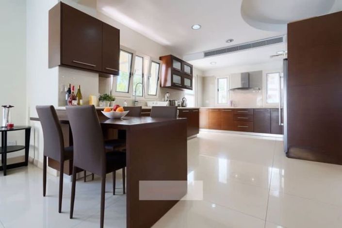 Image No.8-6 Bed Villa for sale