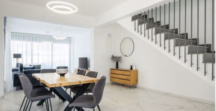 Image No.3-5 Bed Villa for sale