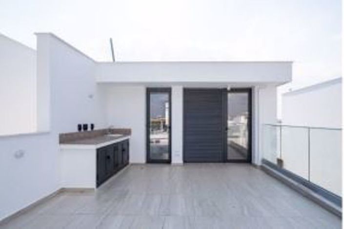 Image No.9-5 Bed Villa for sale