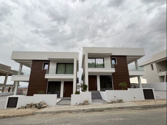 Image No.12-3 Bed Villa for sale