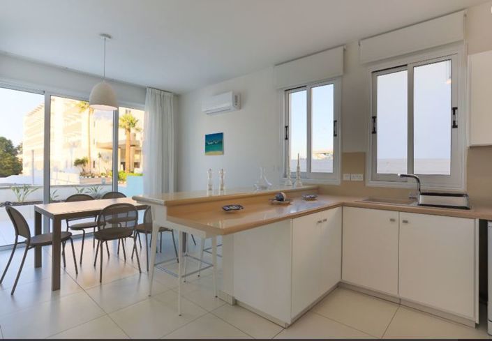 Image No.10-3 Bed Villa for sale