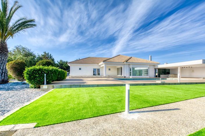 Image No.1-4 Bed Bungalow for sale