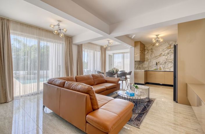 Image No.4-5 Bed Villa for sale