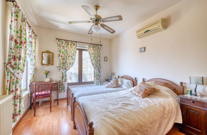 Image No.18-3 Bed Villa for sale