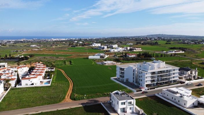 Image No.10-2 Bed Apartment for sale