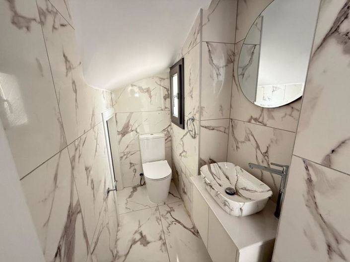 Image No.11-3 Bed Villa for sale