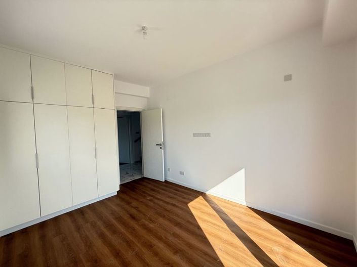 Image No.18-3 Bed Villa for sale