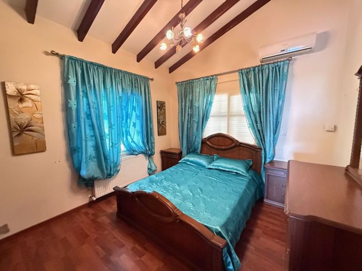 Image No.12-3 Bed Bungalow for sale