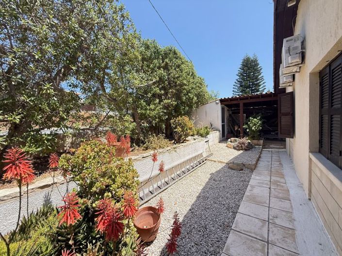 Image No.20-3 Bed Bungalow for sale