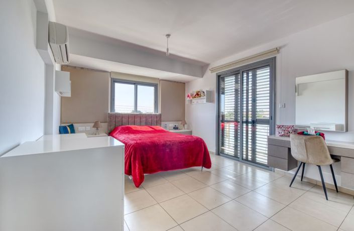 Image No.11-3 Bed Apartment for sale