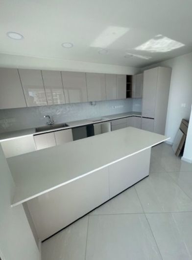 Image No.20-3 Bed Apartment for sale