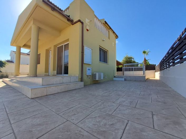 Image No.1-3 Bed Villa for sale
