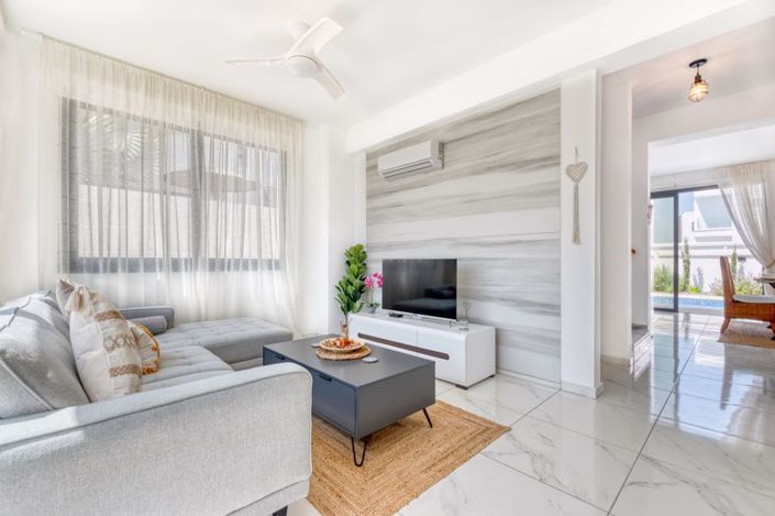 Image No.2-3 Bed Villa for sale