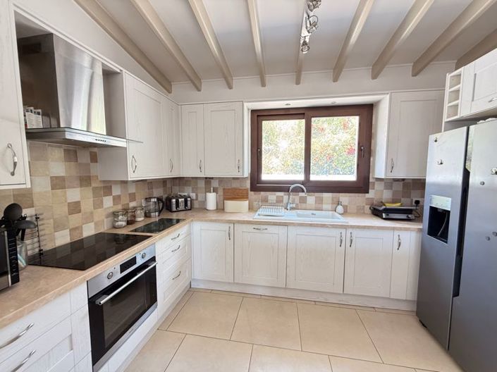 Image No.17-4 Bed Bungalow for sale