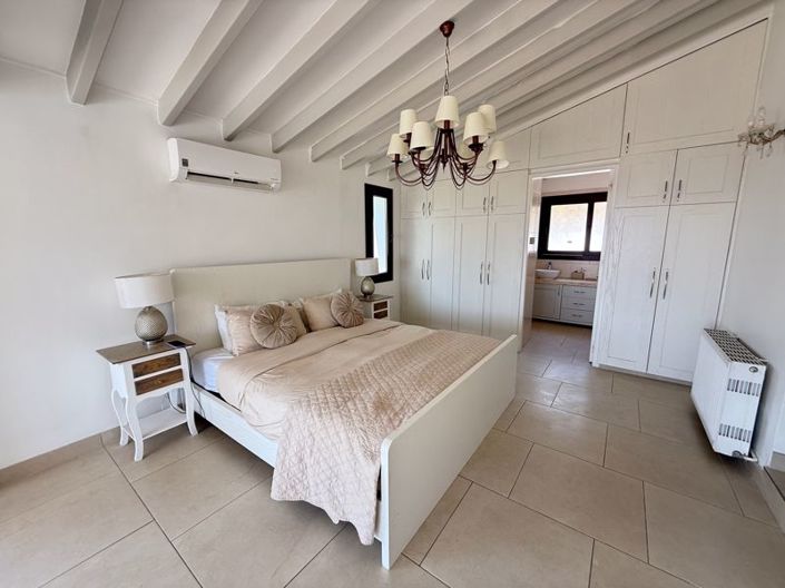 Image No.27-4 Bed Bungalow for sale